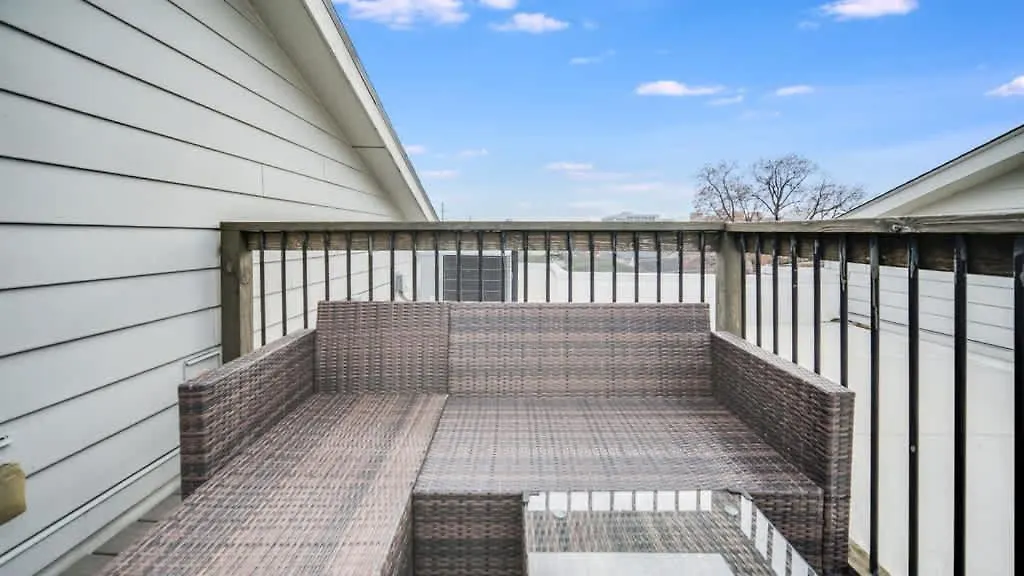 Modern Condo In The Vibrant Nulu District Louisville 0*,